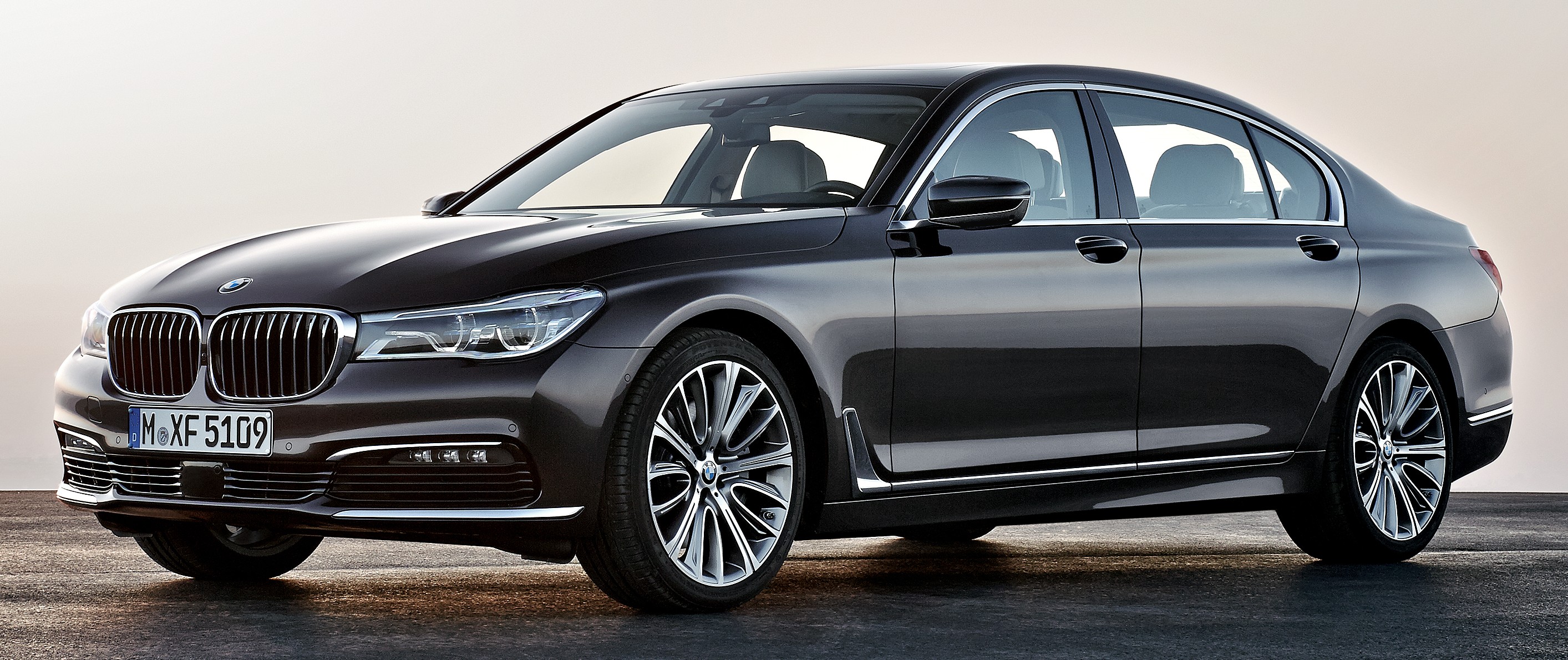 G11/G12 BMW 7 Series officially unveiled full details