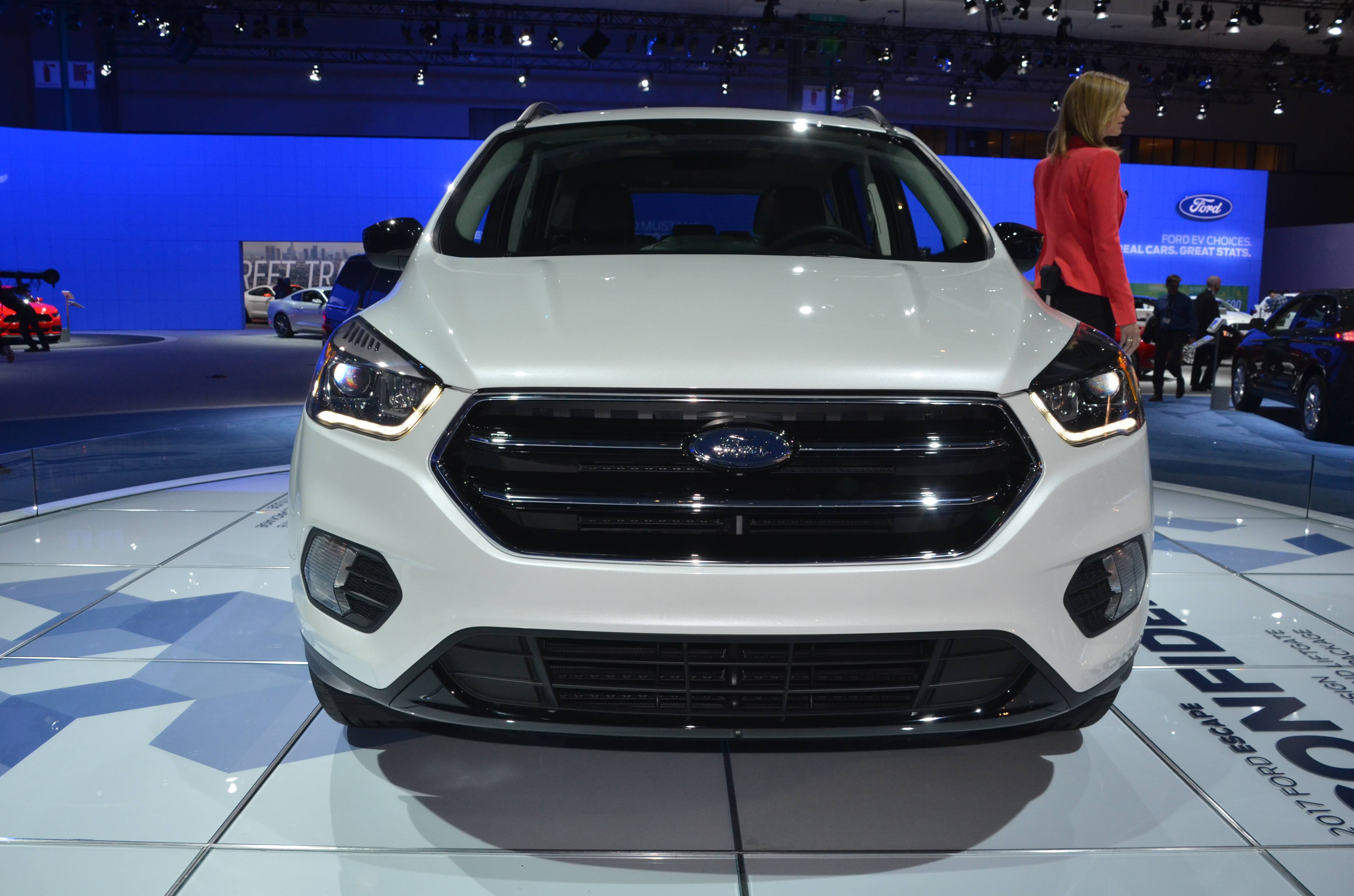 Новый Ford Kuga 2016 - фото, обзор, цена