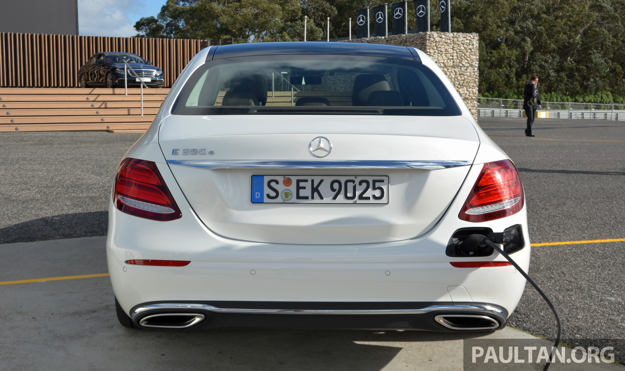W213-Mercedes-Benz-E350e-PHEV-Lisbon-3.jpg