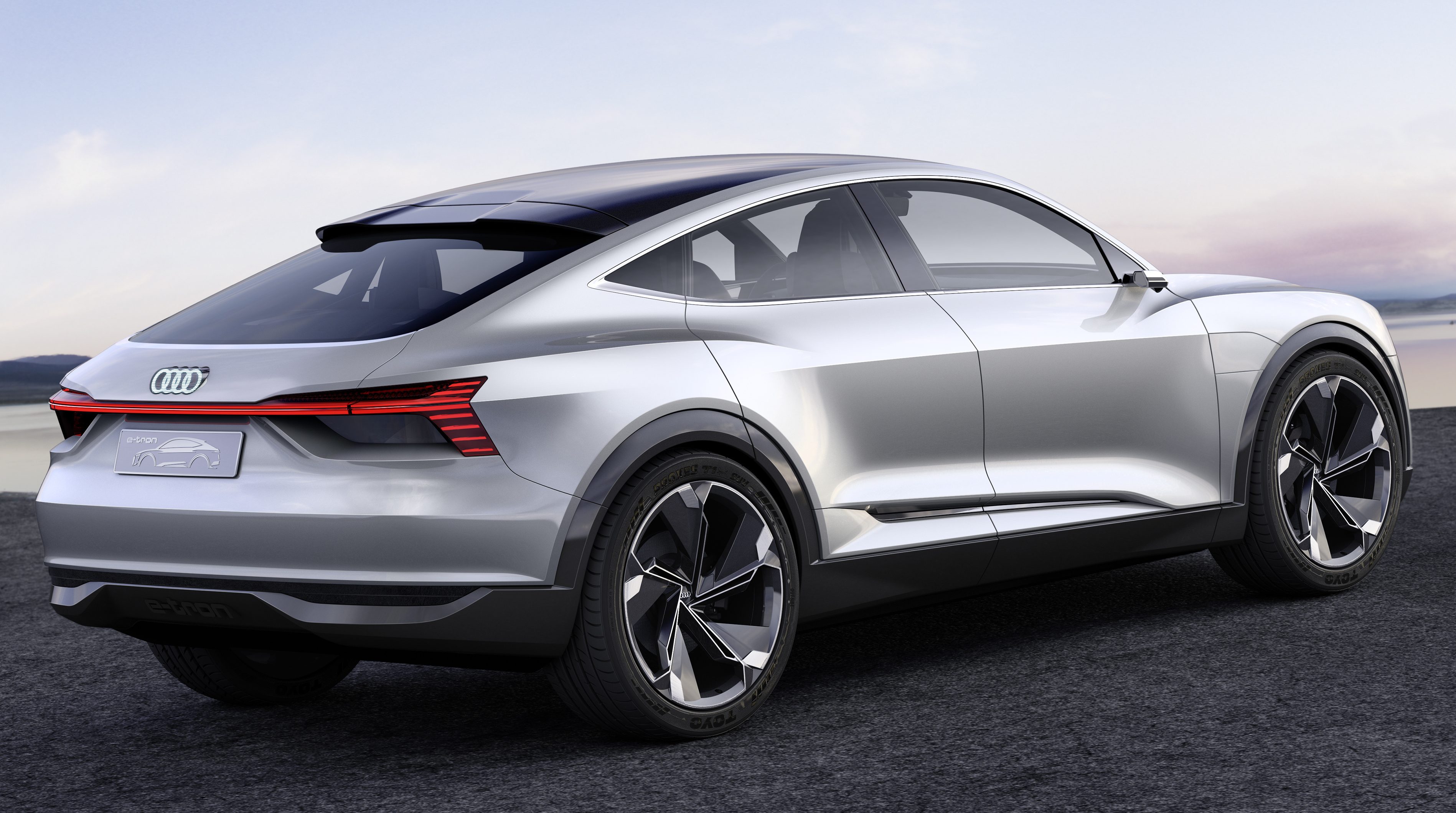 Audi e-tron Sportback 概念车面世，2019年开始量产！ Audi e-tron ...