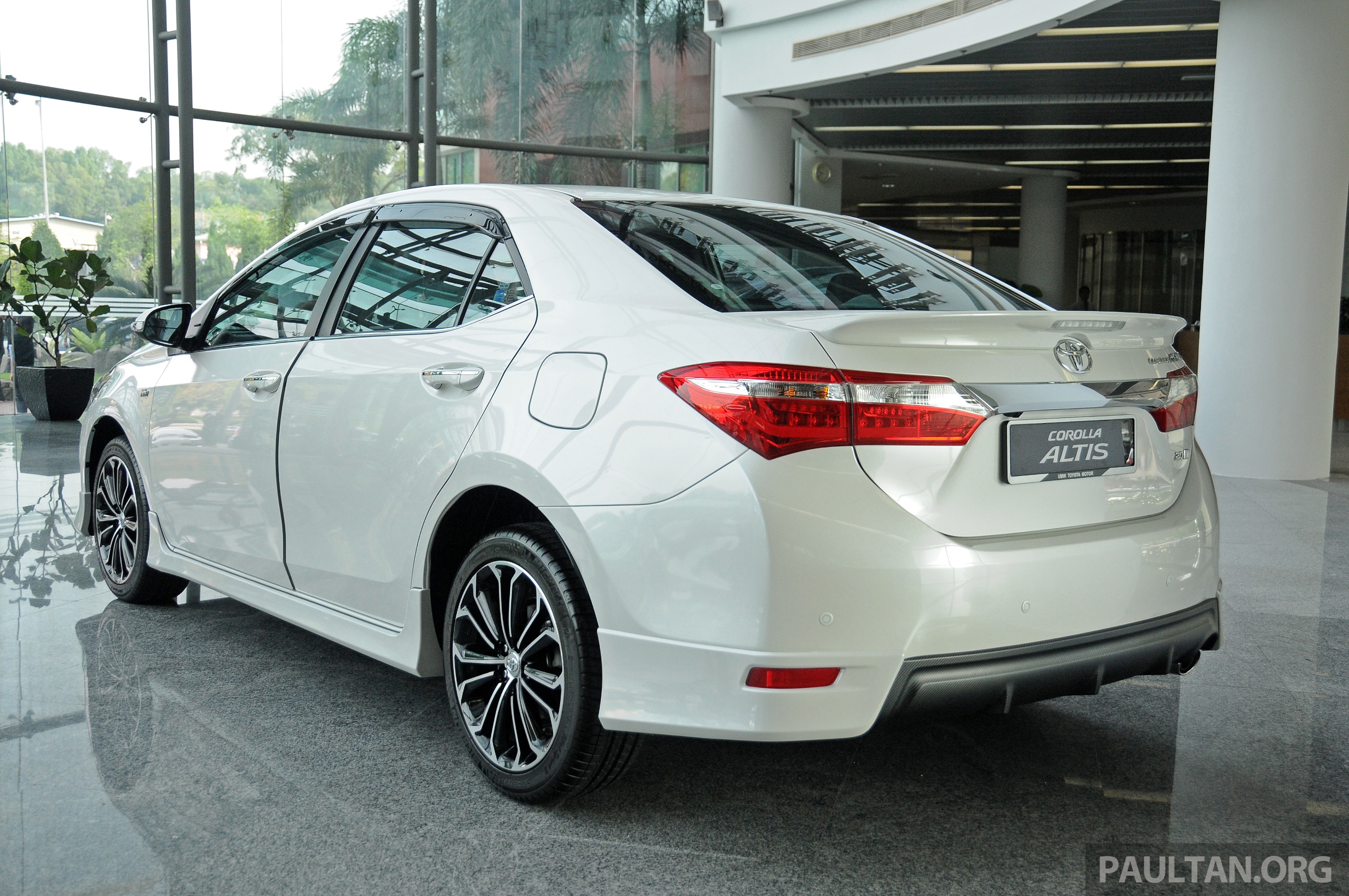 GALLERY: 2014 Toyota Corolla Altis - preview pics Paul Tan - Image 222294