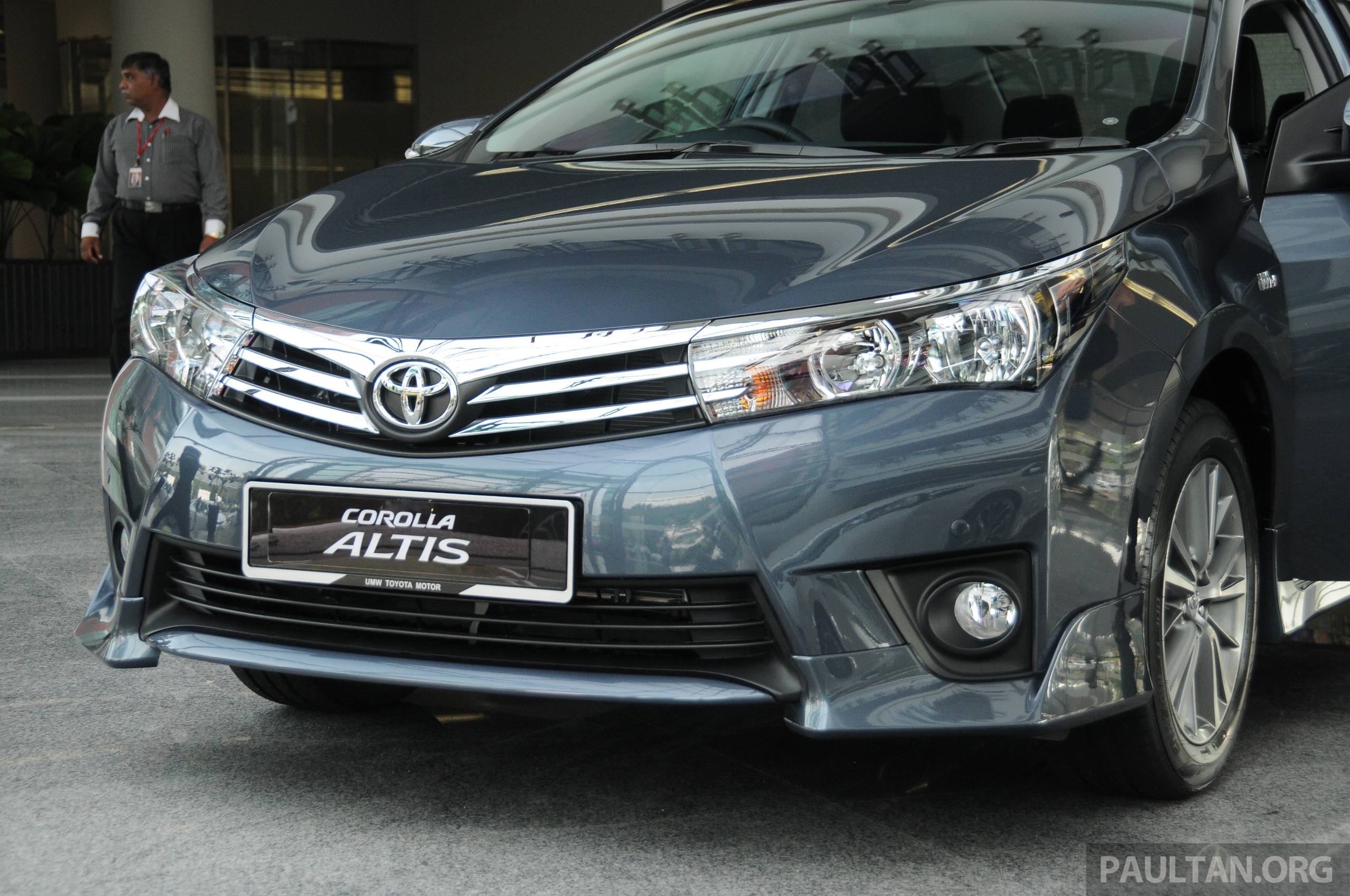 GALLERY: 2014 Toyota Corolla Altis - preview pics