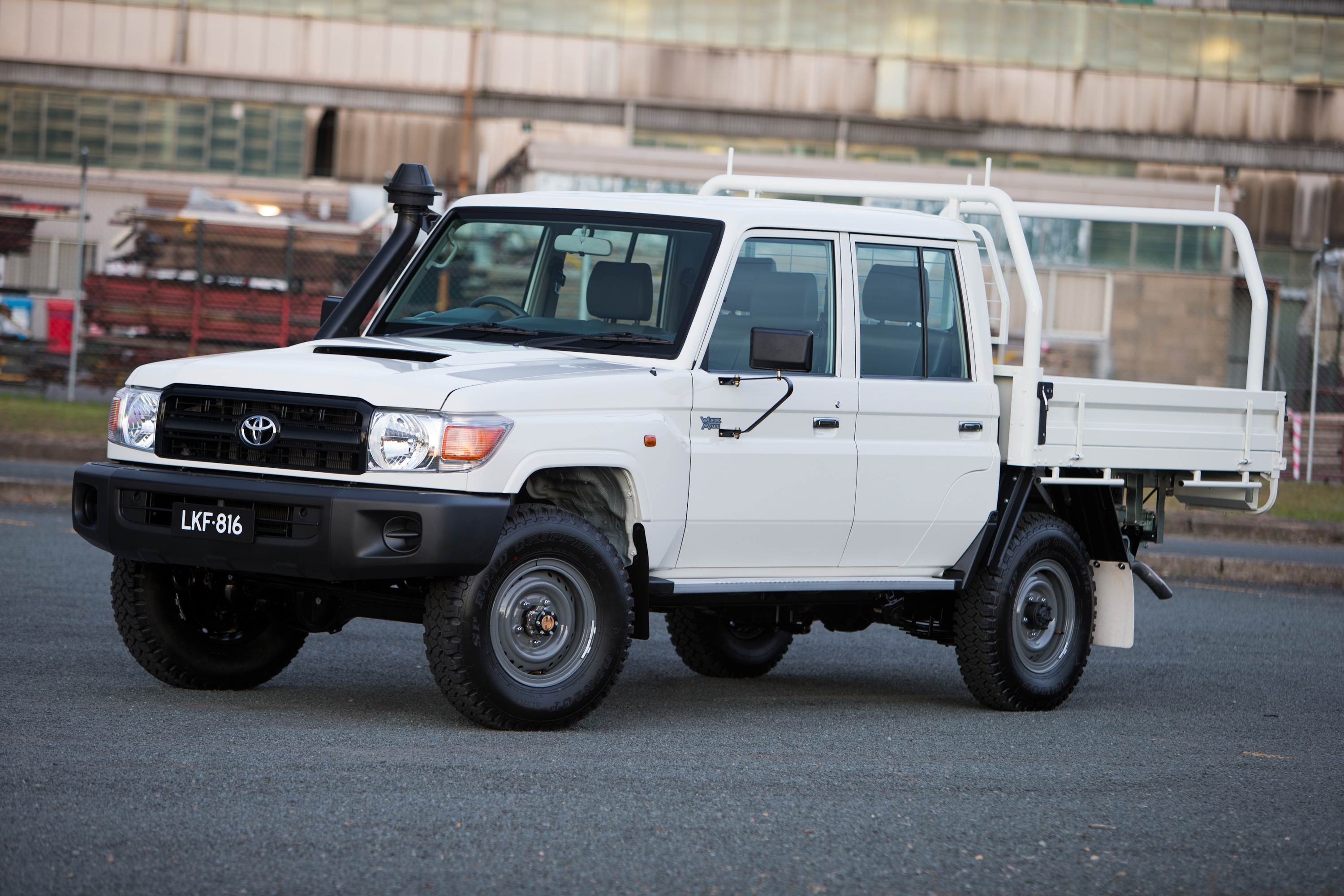 Toyota-Land-Cruiser-70-series-Double-cab