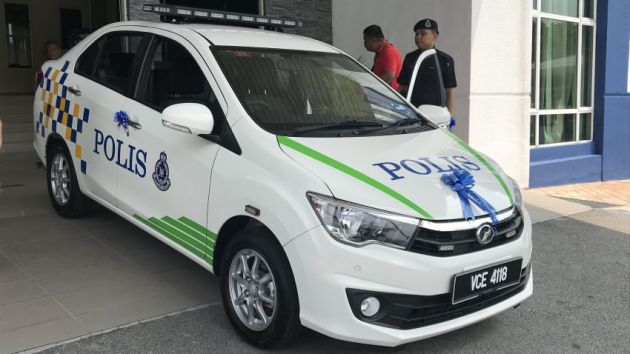 Perodua serah tiga unit Bezza untuk polis Selangor